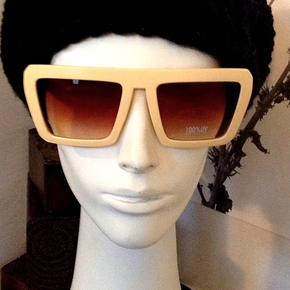 QUAY.... MATTE FRAME SUNNIES